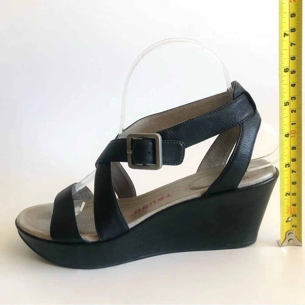 Tsubo Olivette Black Leather Wedge Sandal